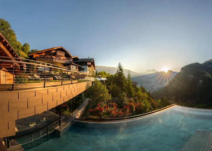 Charmehotel Uhrerhof - Deur Ortisei